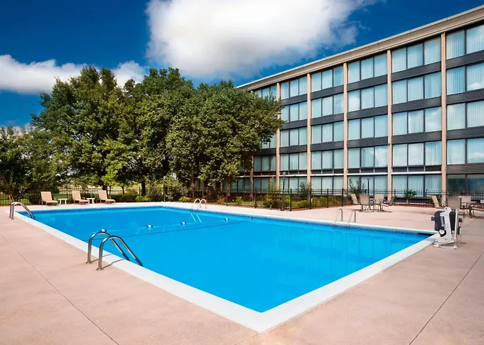Four Points By Sheraton Kansas City Airport