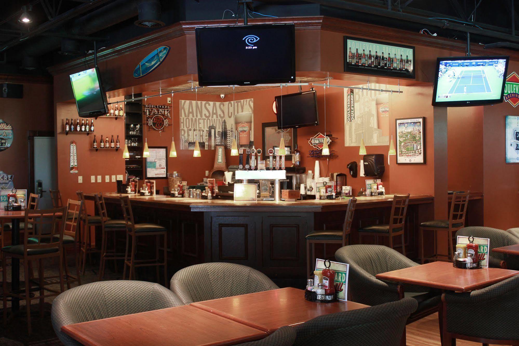 Four Points By Sheraton Kansas Airport Hotel